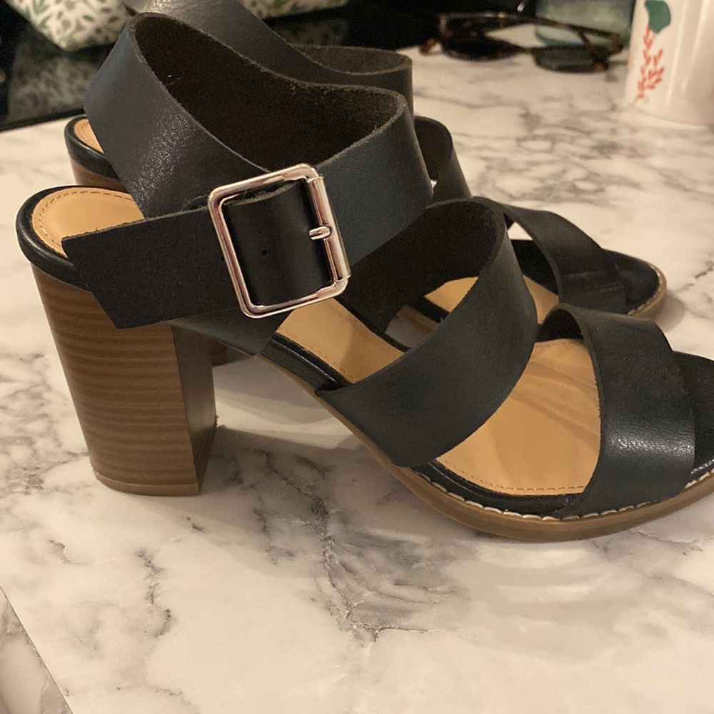 Excellent condition black heels
